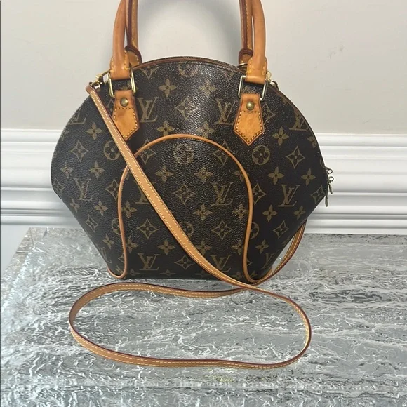 Louis Vuitton Ellipse Monogram  Handbag - Picture 2 of 14